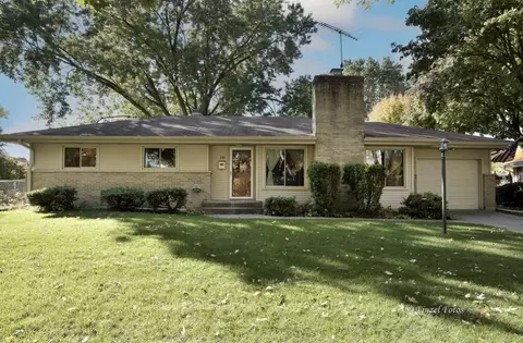 230 Maureen Dr, Elgin, IL 60123