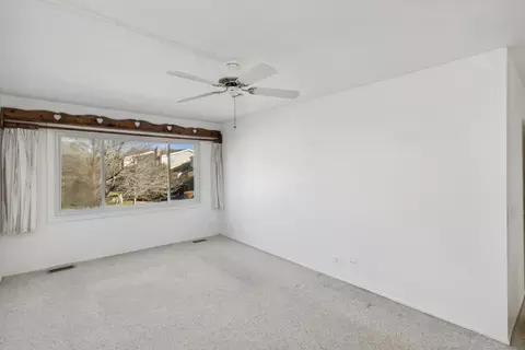 636 Claridge Cir, Hoffman Estates, IL 60169 photo 17