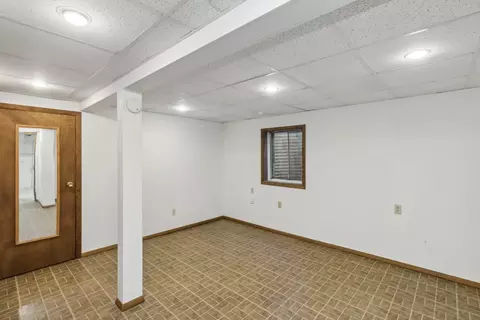 636 Claridge Cir, Hoffman Estates, IL 60169 photo 23