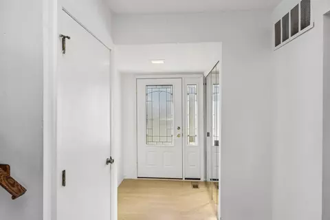 636 Claridge Cir, Hoffman Estates, IL 60169 photo 4