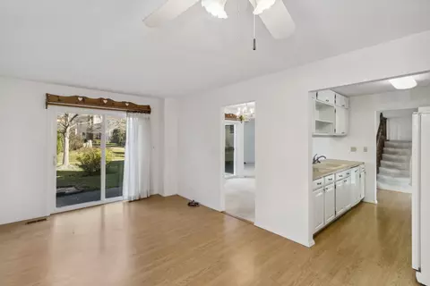 636 Claridge Cir, Hoffman Estates, IL 60169 photo 9