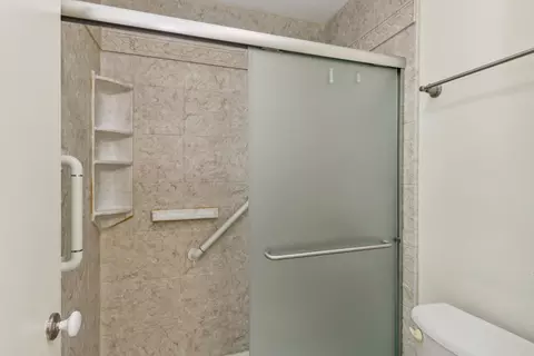 636 Claridge Cir, Hoffman Estates, IL 60169 photo 16