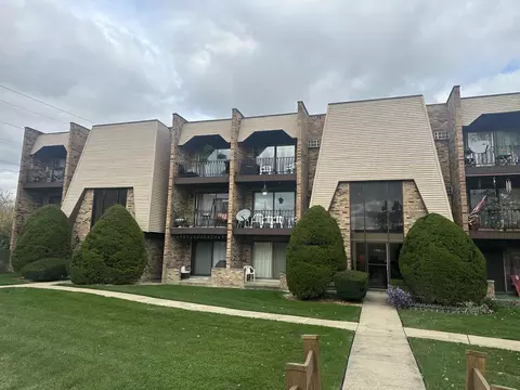 7304 Blackstone Ave #16, Justice, IL 60458