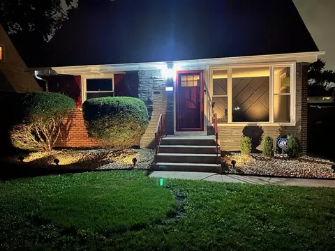 17542 Burnham Ave, Lansing, IL 60438 photo 2