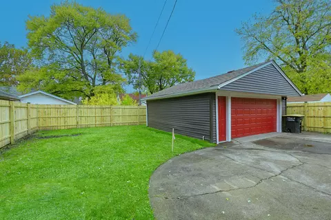 17542 Burnham Ave, Lansing, IL 60438 photo 22