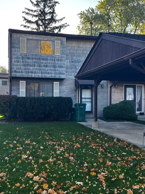 491 S Navajo Trl, Wheeling, IL 60090