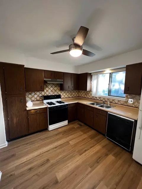 491 S Navajo Trl, Wheeling, IL 60090 photo 13