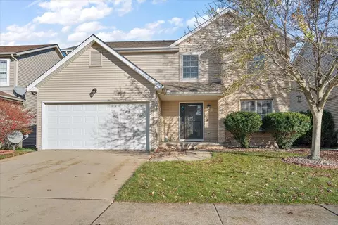 30 Breckenwood Ct, Bloomington, IL 61704