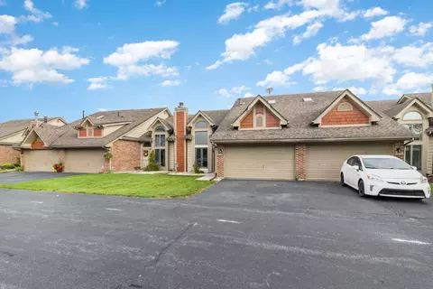 1836 S Burning Bush Ct, Crown Point, IN 46307