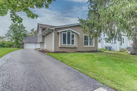 28 N Frolic Ave, Waukegan, IL 60085