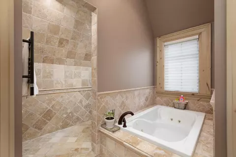 675 N Eagle St, Naperville, IL 60563 photo 28