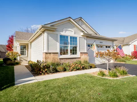 16320 Eugene Siegel Ct, Crest Hill, IL 60403