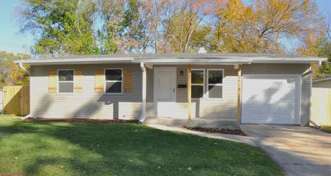 2925 Cameron Ave, Rockford, IL 61101