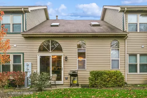 974 Ridgefield Ln, Wheeling, IL 60090 photo 5