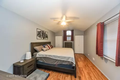 974 Ridgefield Ln, Wheeling, IL 60090 photo 2