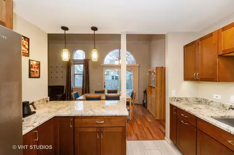 974 Ridgefield Ln, Wheeling, IL 60090 photo 7