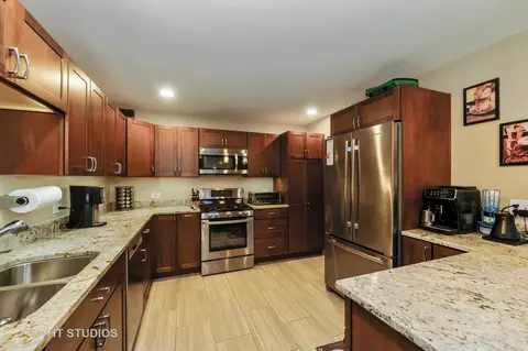 974 Ridgefield Ln, Wheeling, IL 60090 photo 8