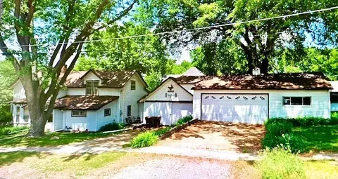 302 E 2nd St, Prophetstown, IL 61277 photo 3