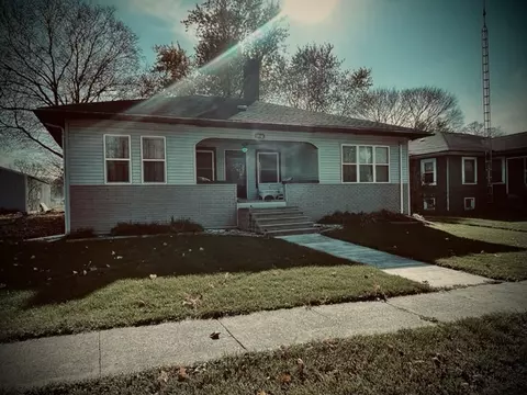 310 E Lincoln St, Saybrook, IL 61770