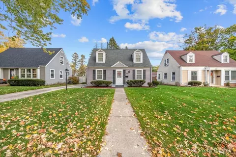 521 S Edison Ave, Elgin, IL 60123