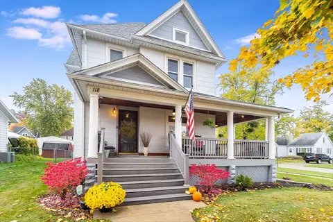 118 W Sumner Ave, Peotone, IL 60468