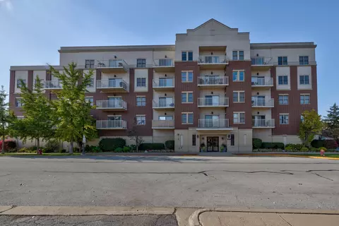 9440 S 51st Ave #412, Oak Lawn, IL 60453