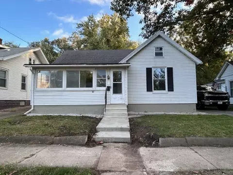 1408 W Locust St, Bloomington, IL 61701