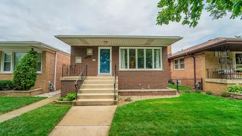 11104 S Ewing Ave, Chicago, IL 60617