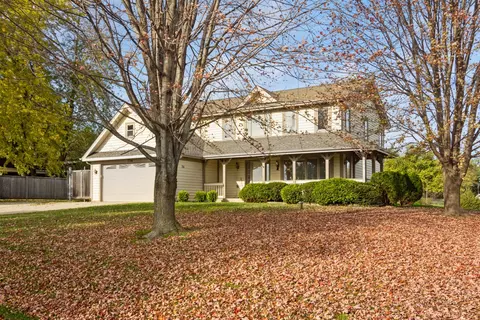 736 Crest Ave, Schaumburg, IL 60193