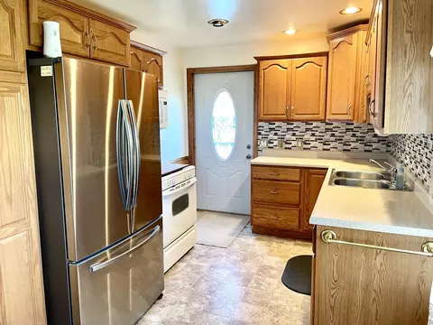 305 W Grant St, Lostant, IL 61334 photo 13