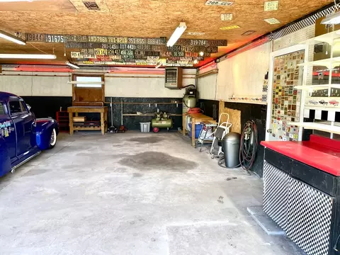 305 W Grant St, Lostant, IL 61334 photo 9