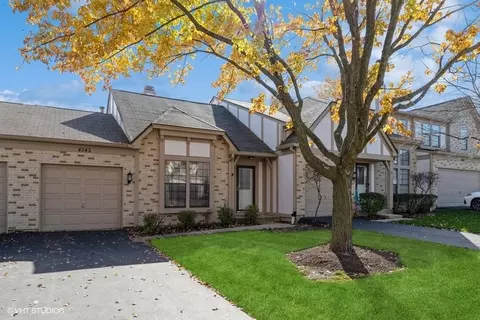 4545 Topaz Dr, Hoffman Estates, IL 60192