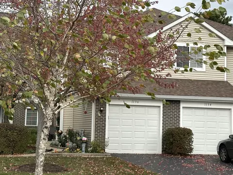 1134 E Cambria Ln N, Lombard, IL 60148
