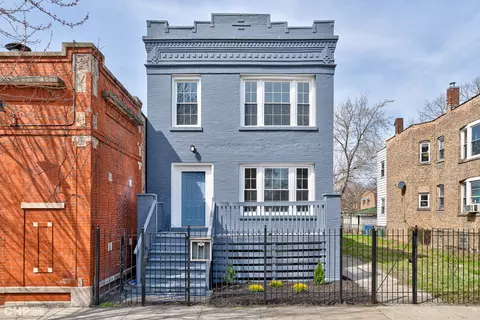 7052 S Vernon Ave, Chicago, IL 60637