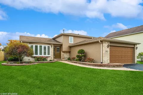 1062 San Mateo Dr, Romeoville, IL 60446