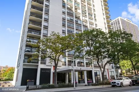1455 N Sandburg Ter #2809B, Chicago, IL 60610