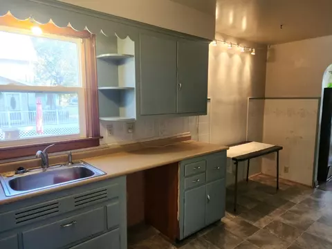 706 Locust St, Prophetstown, IL 61277 photo 4
