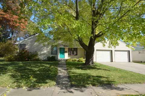 312 28th St, Rockford, IL 61108