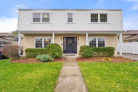 2926 Downing Ave, Westchester, IL 60154