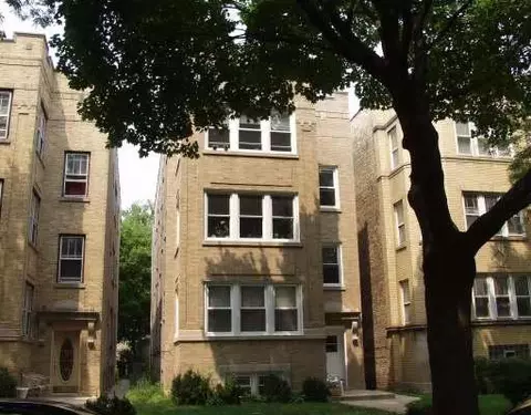 2650 W Greenleaf Ave, Chicago, IL 60645
