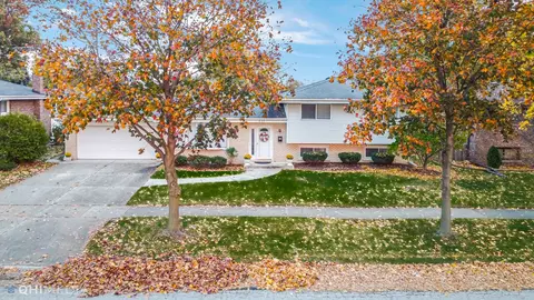 237 Welter Dr, Wood Dale, IL 60191