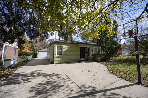 314 Royal Ct, Champaign, IL 61821 photo 3