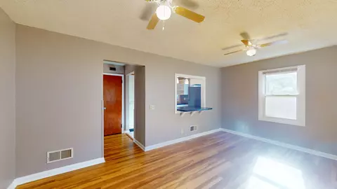 314 Royal Ct, Champaign, IL 61821 photo 5