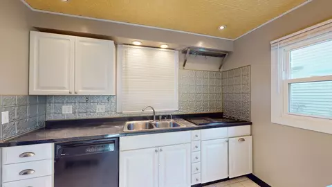 314 Royal Ct, Champaign, IL 61821 photo 9