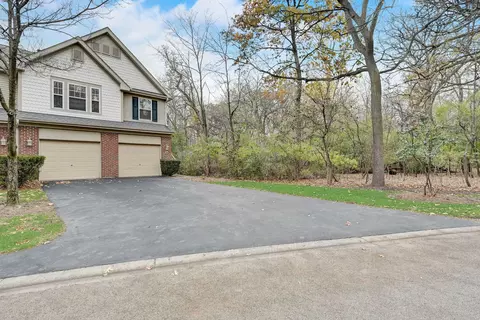 31 Samuel Dr #17-6, Streamwood, IL 60107