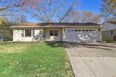 1620 Williamsburg Dr, Champaign, IL 61821