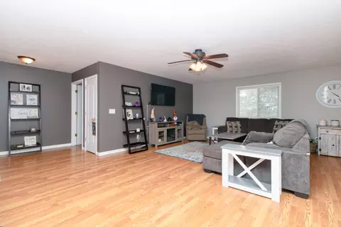 116 S Pintail Ln, Downs, IL 61736 photo 2