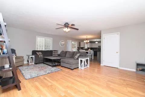 116 S Pintail Ln, Downs, IL 61736 photo 3