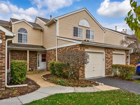558 Canterbury Dr #558, Carol Stream, IL 60188