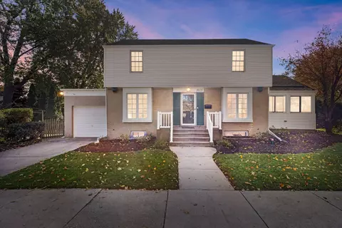 1021 S Seminary Ave, Park Ridge, IL 60068